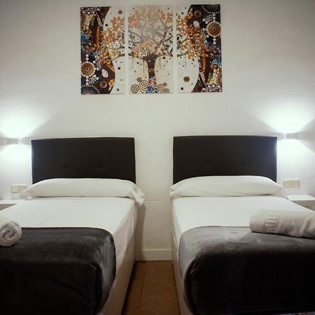 Hostal Artico Madrid Exterior photo