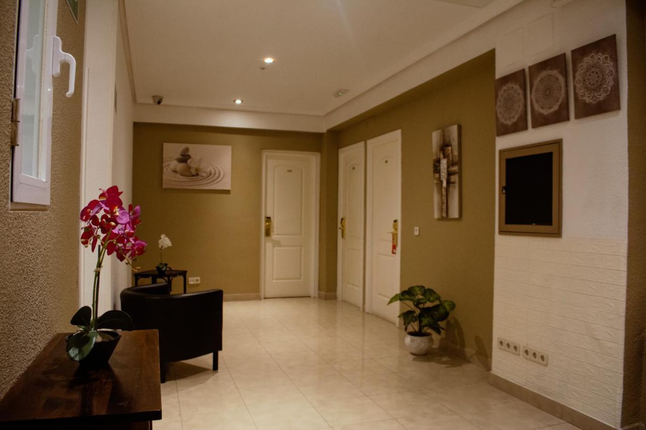 Hostal Artico Madrid Exterior photo