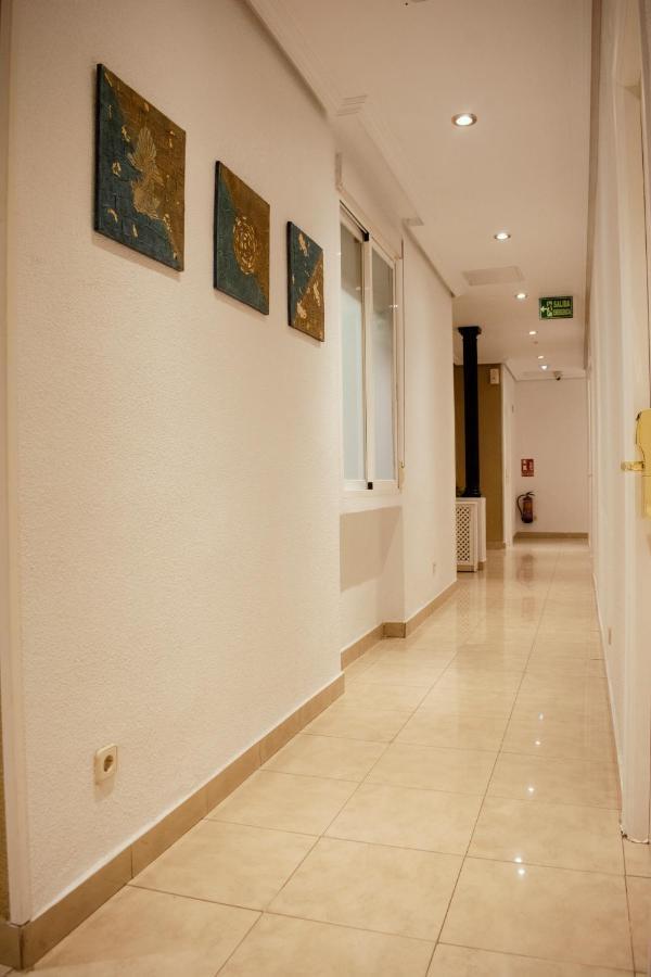 Hostal Artico Madrid Exterior photo