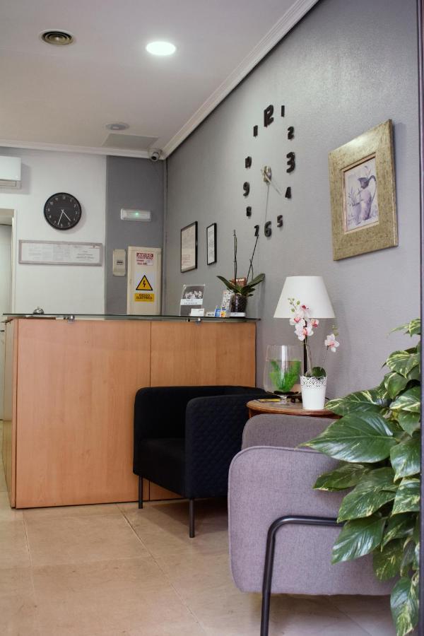 Hostal Artico Madrid Exterior photo