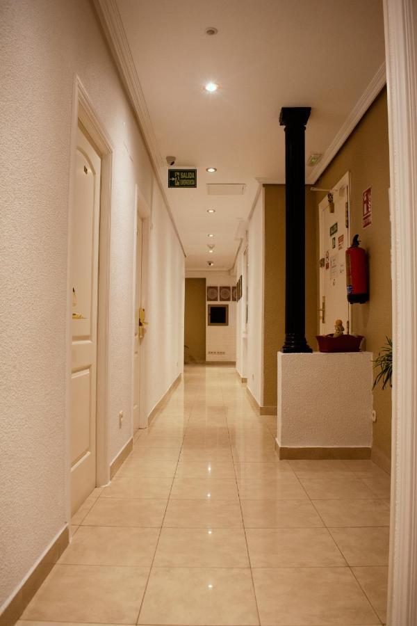 Hostal Artico Madrid Exterior photo